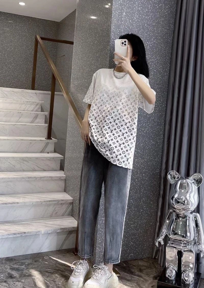 Practical Louis Vuitton T-Shirts 138130