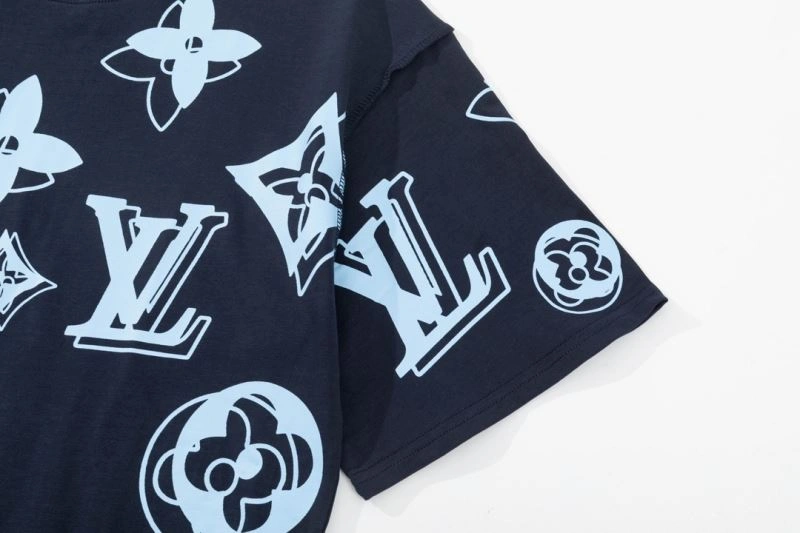 Tailored Louis Vuitton T-Shirts 138147