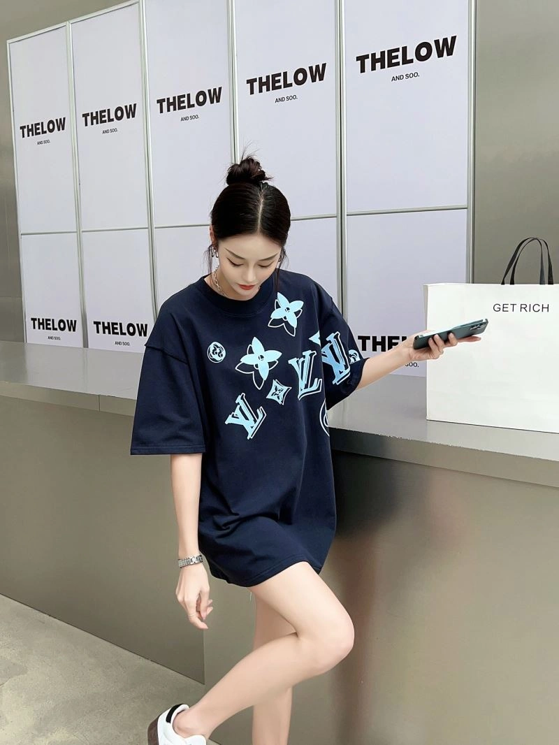 Tailored Louis Vuitton T-Shirts 138147