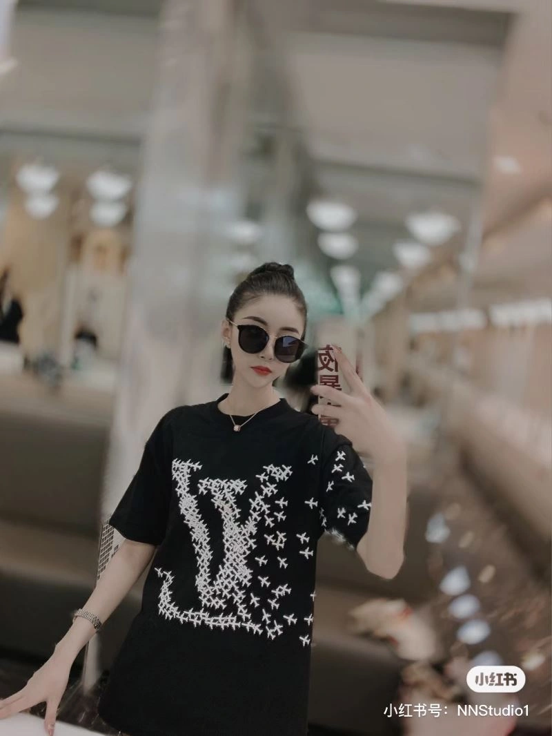 Louis Vuitton T-Shirts Sustainable 138133