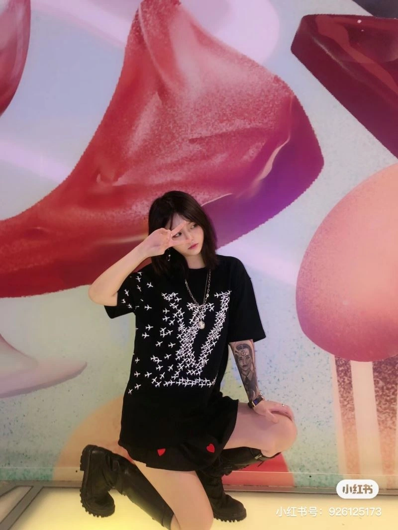 Louis Vuitton T-Shirts Sustainable 138133