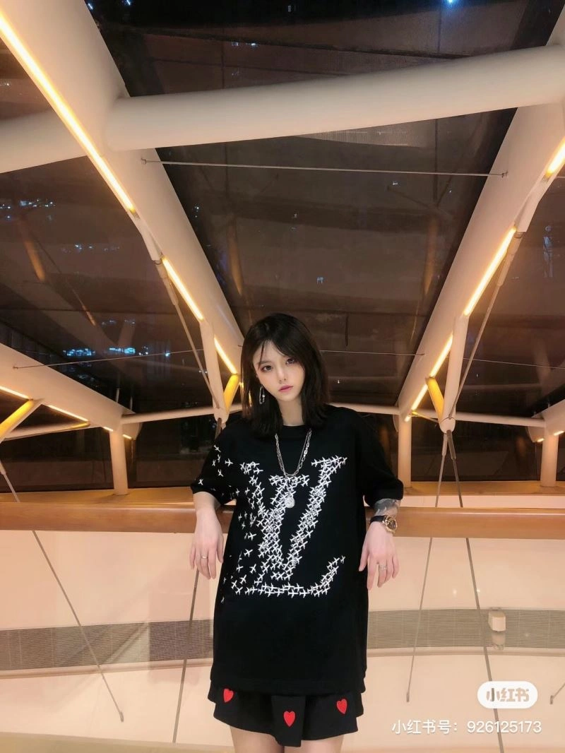 Louis Vuitton T-Shirts Sustainable 138133
