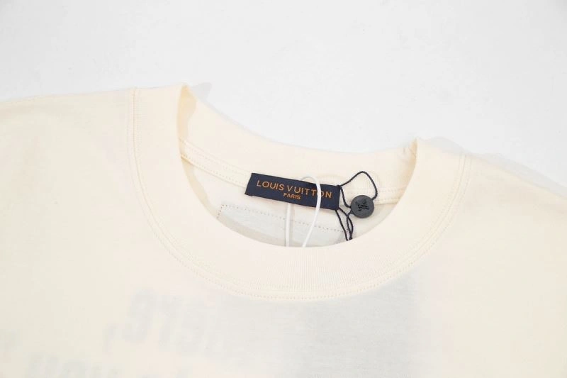 FashionForward Louis Vuitton T-Shirts 138154