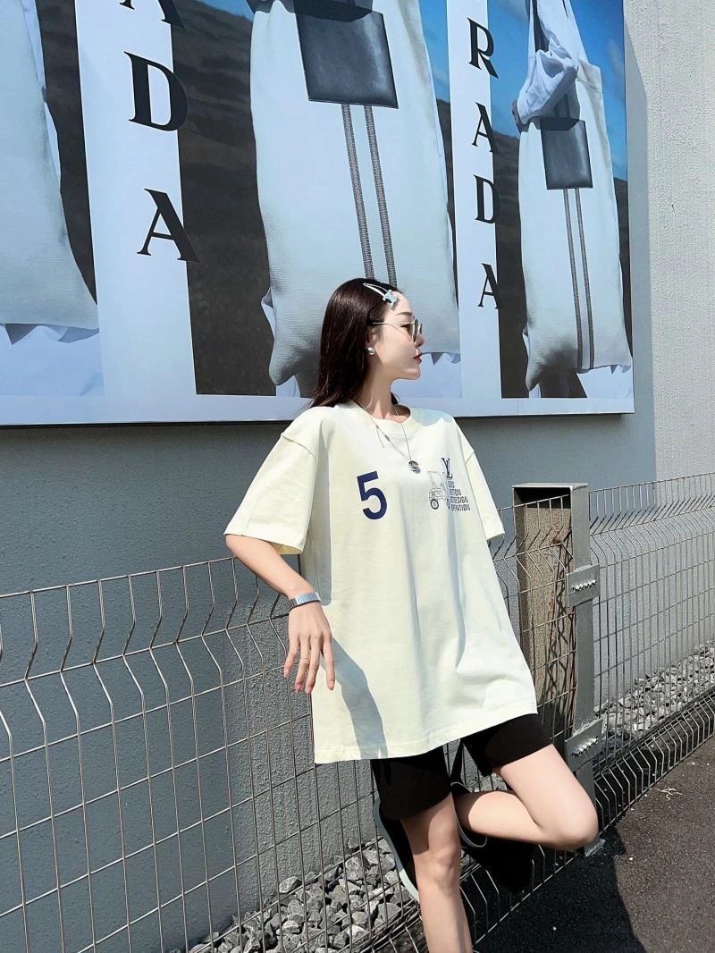 FashionForward Louis Vuitton T-Shirts 138154