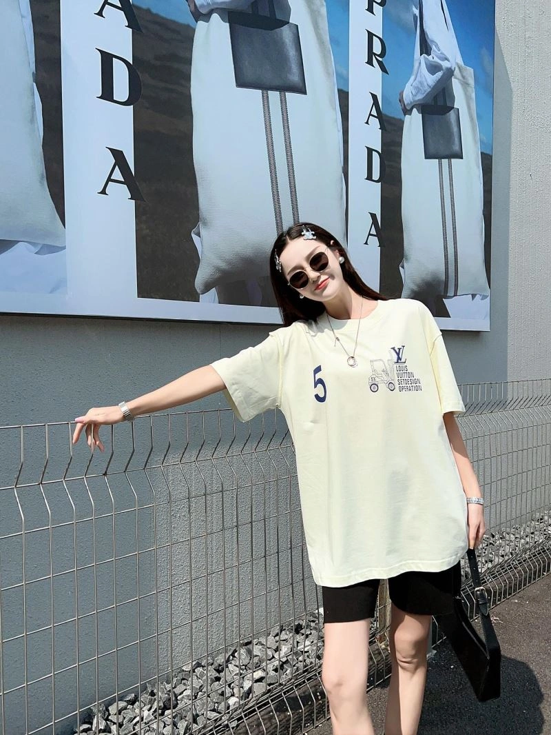 FashionForward Louis Vuitton T-Shirts 138154