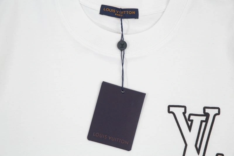 Louis Vuitton T-Shirts Sporty 138149