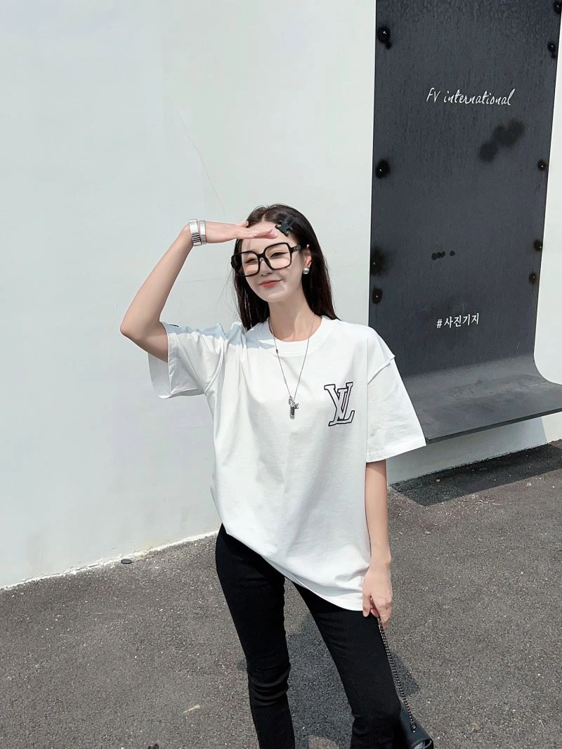 Louis Vuitton T-Shirts Sporty 138149