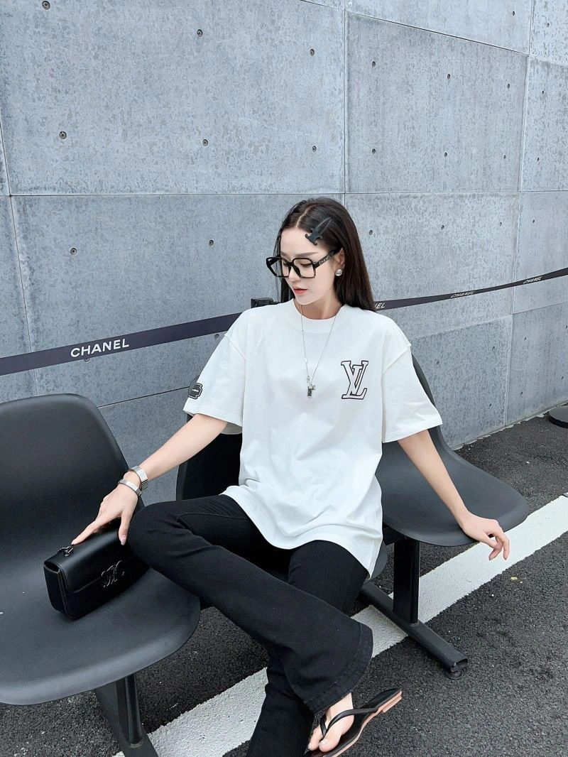 Louis Vuitton T-Shirts Sporty 138149