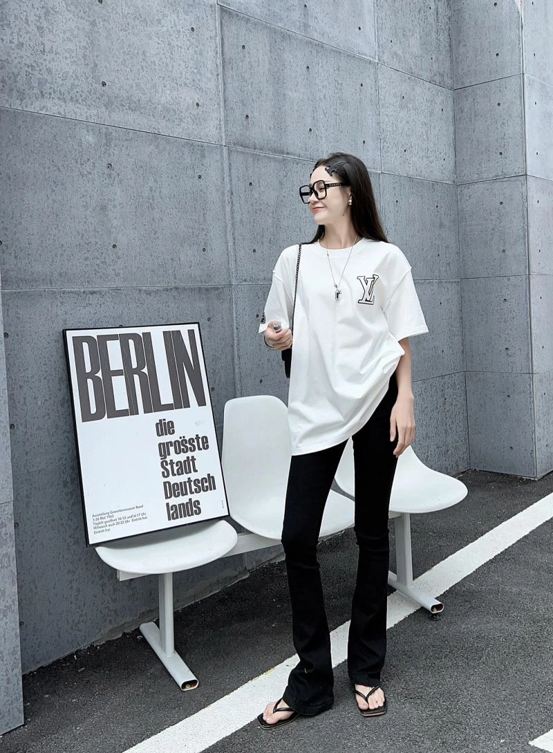 Louis Vuitton T-Shirts Sporty 138149