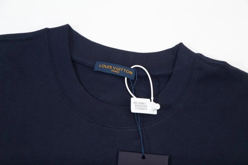 Louis Vuitton T-Shirts WrinkleFree 138131