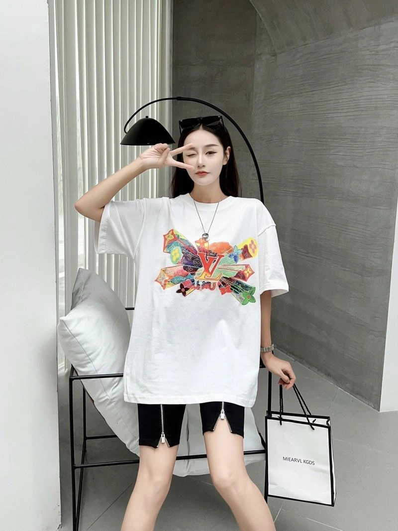 Minimalist Louis Vuitton T-Shirts 138127
