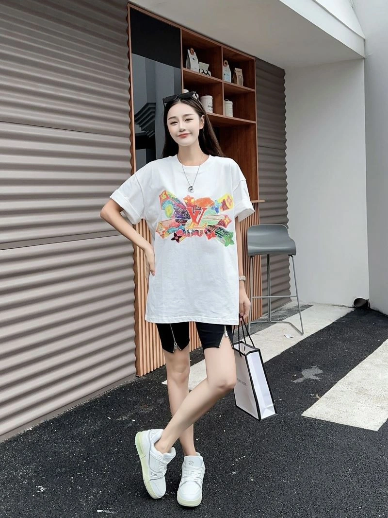 Minimalist Louis Vuitton T-Shirts 138127