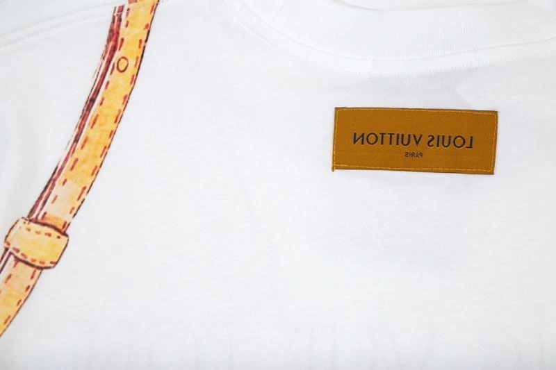 Louis Vuitton T-Shirts Versatile 138125