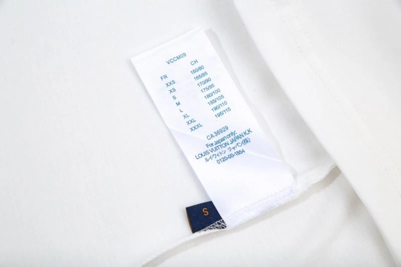 Louis Vuitton T-Shirts Versatile 138125