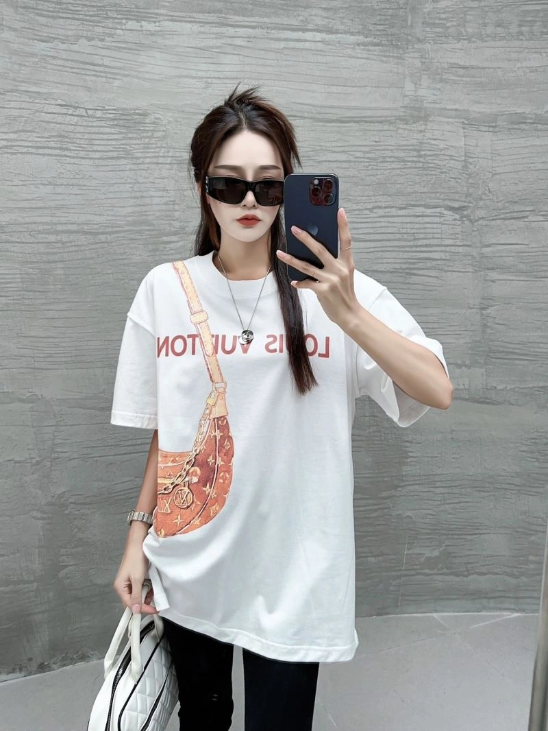 Louis Vuitton T-Shirts Versatile 138125