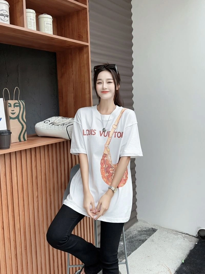 Louis Vuitton T-Shirts Versatile 138125