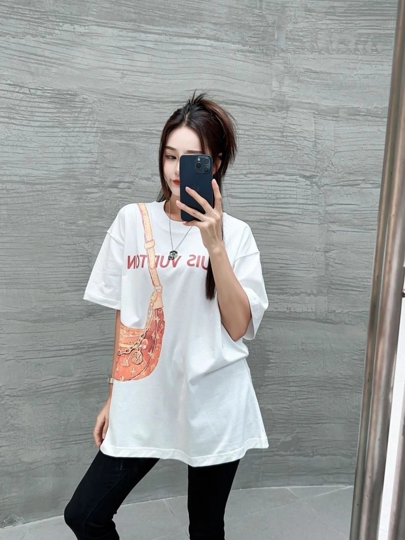 Louis Vuitton T-Shirts Versatile 138125
