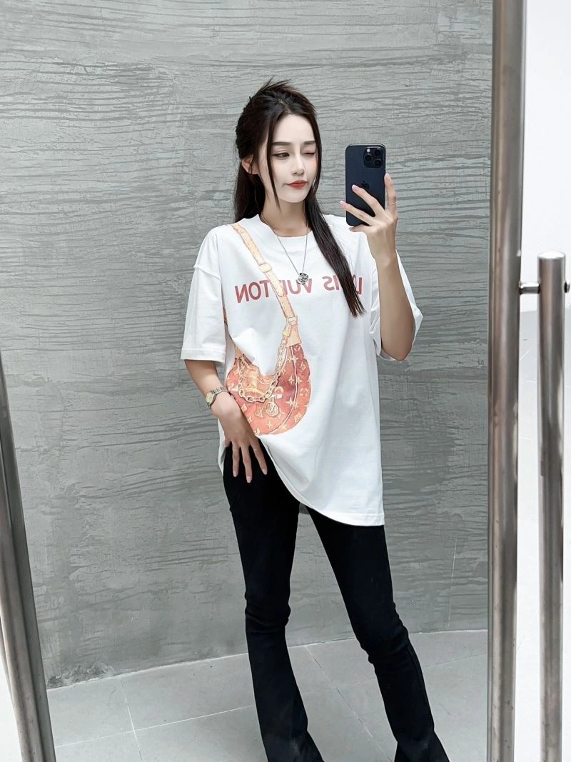 Louis Vuitton T-Shirts Versatile 138125