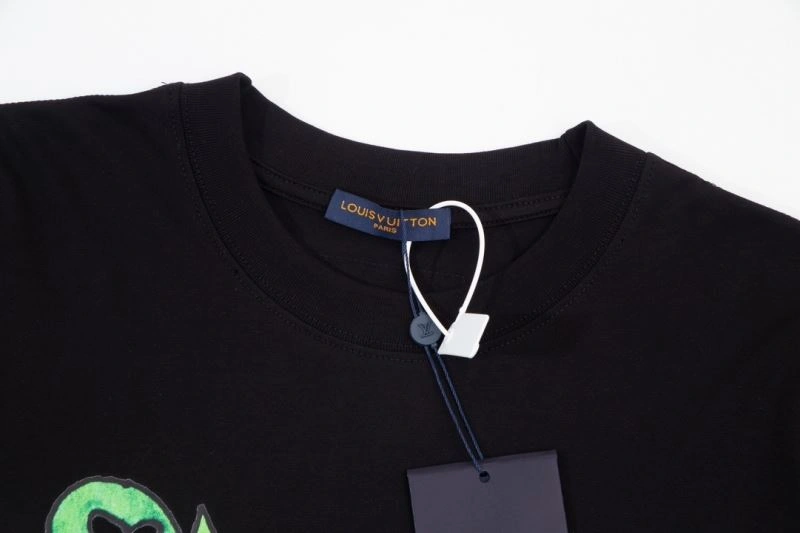 Stretchable Louis Vuitton T-Shirts 138126