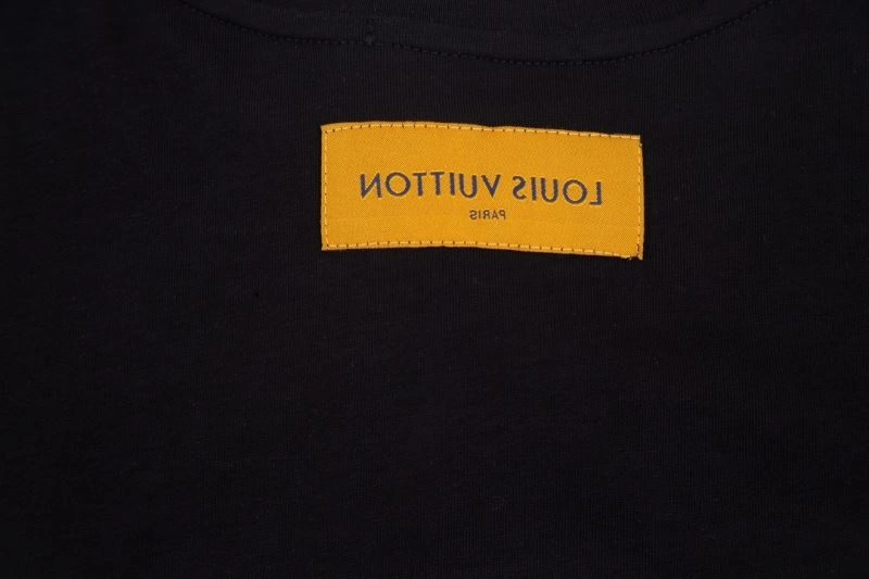 Stretchable Louis Vuitton T-Shirts 138126