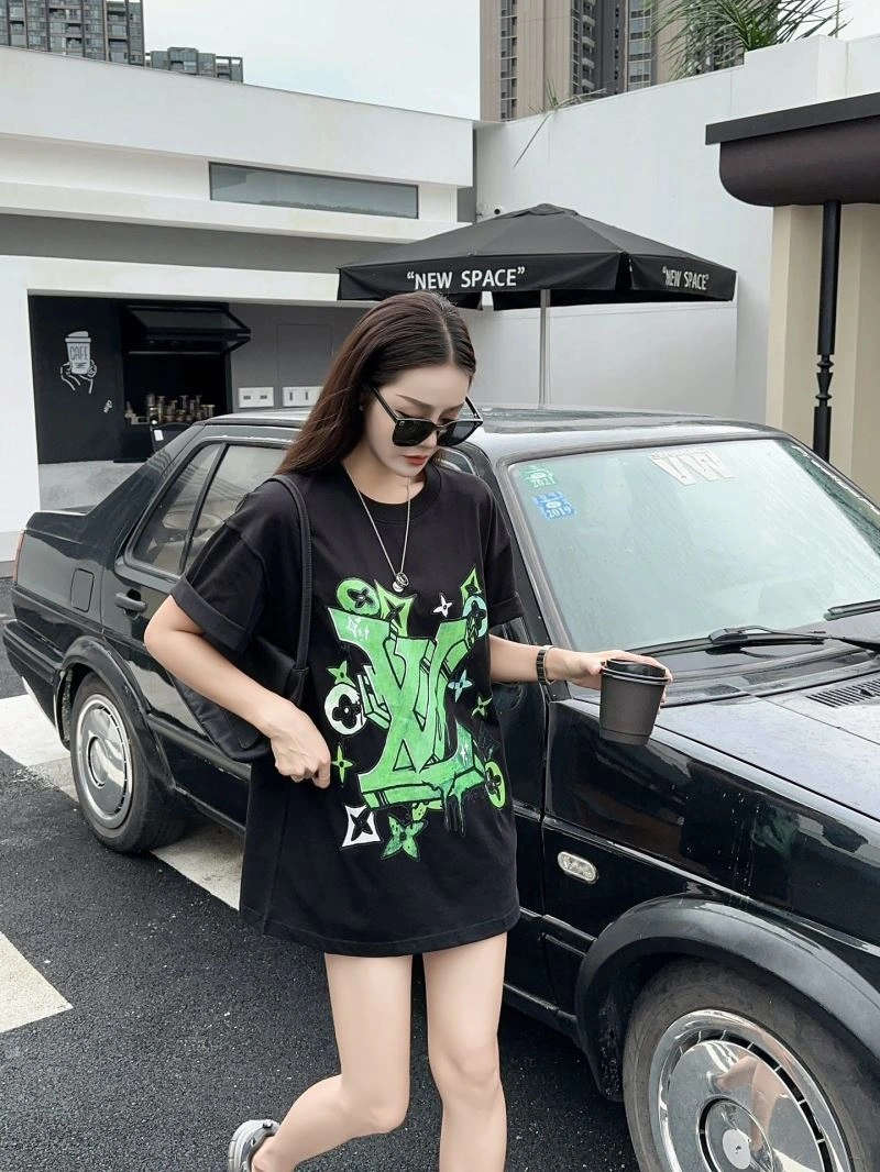 Stretchable Louis Vuitton T-Shirts 138126