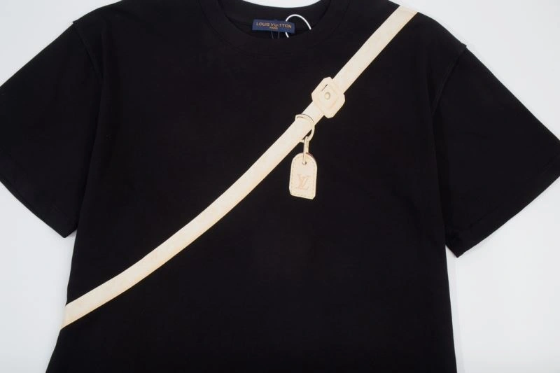 Elegant Louis Vuitton T-Shirts 138123