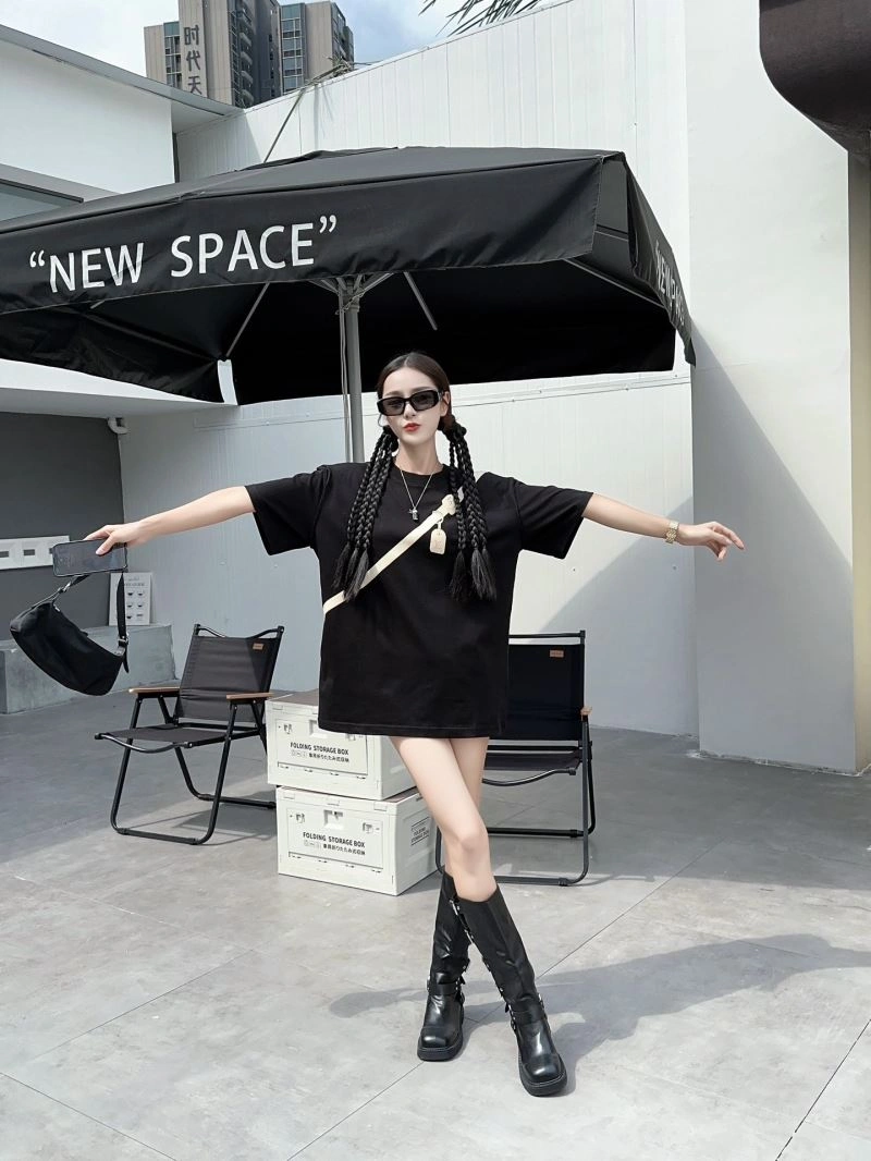 Elegant Louis Vuitton T-Shirts 138123