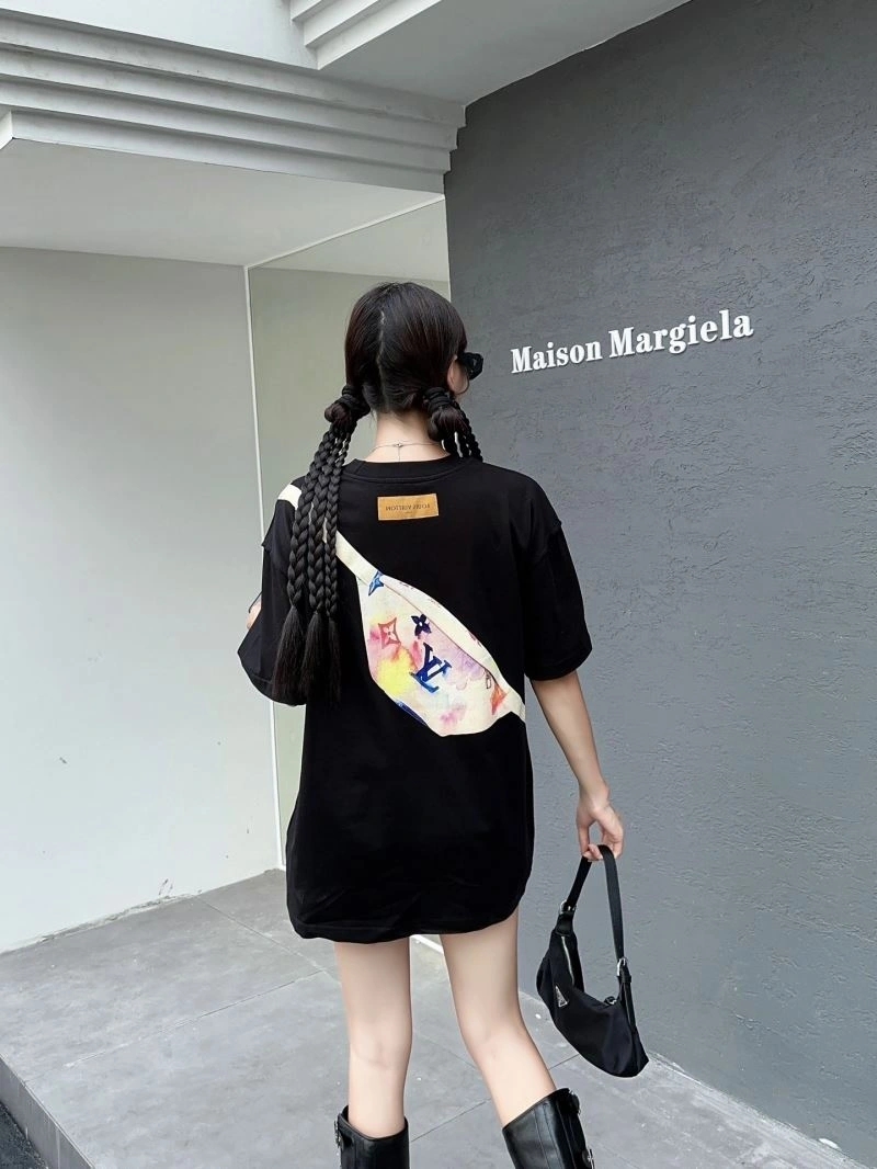 Elegant Louis Vuitton T-Shirts 138123
