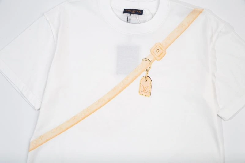 Louis Vuitton T-Shirts Fashionable 138124