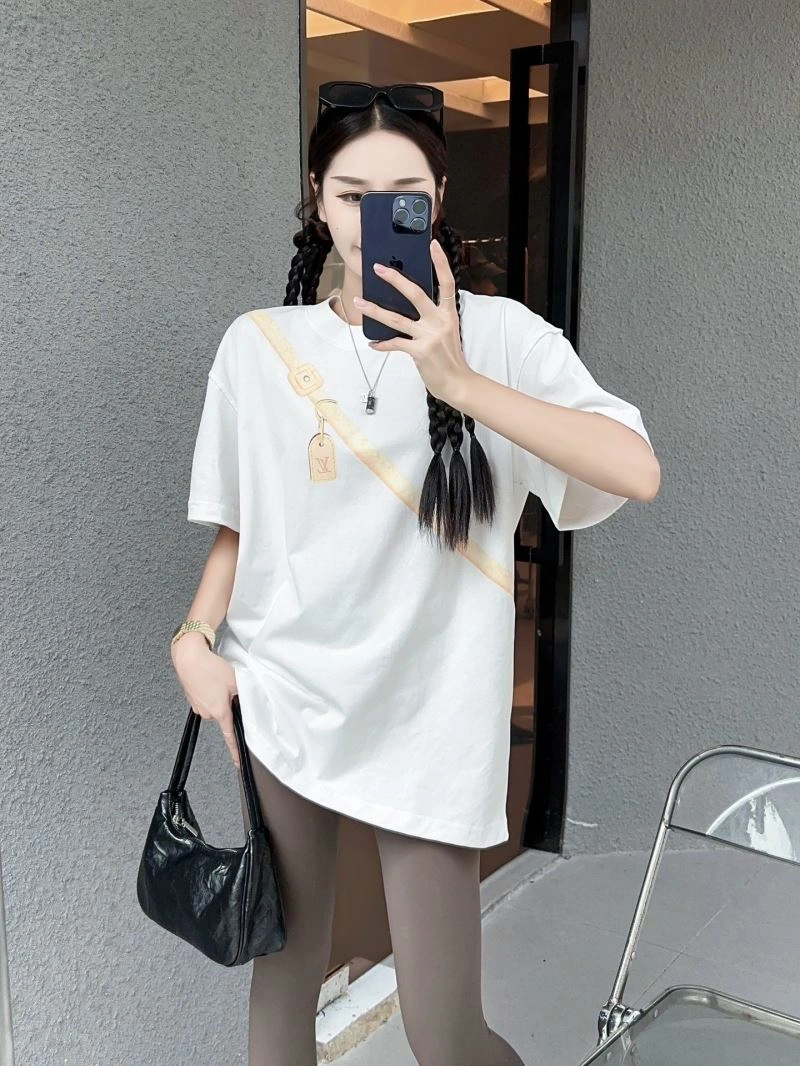 Louis Vuitton T-Shirts Fashionable 138124