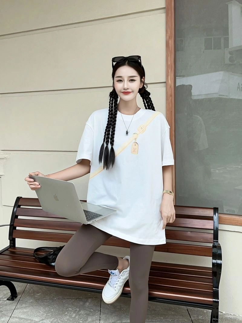 Louis Vuitton T-Shirts Fashionable 138124