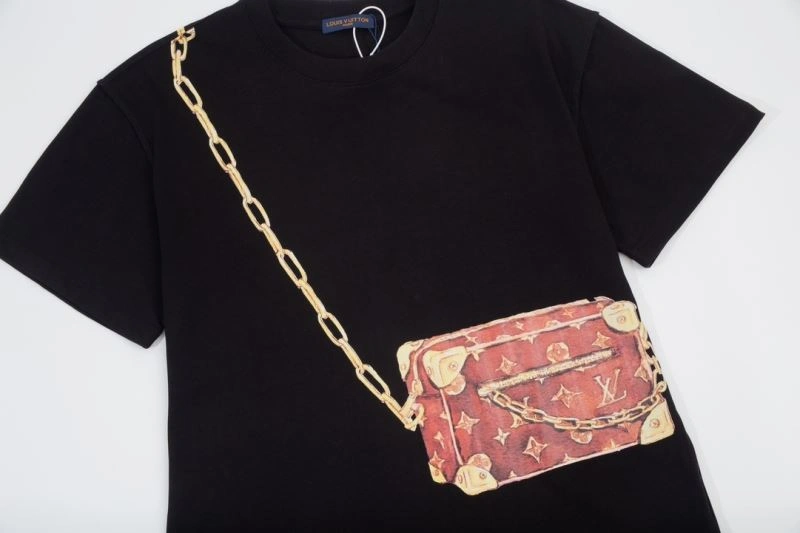 Unisex Louis Vuitton T-Shirts 138120
