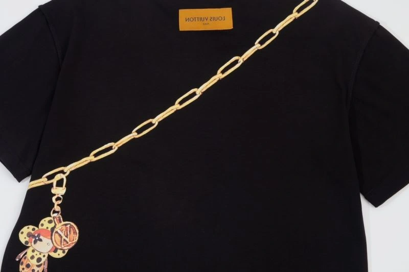 Unisex Louis Vuitton T-Shirts 138120
