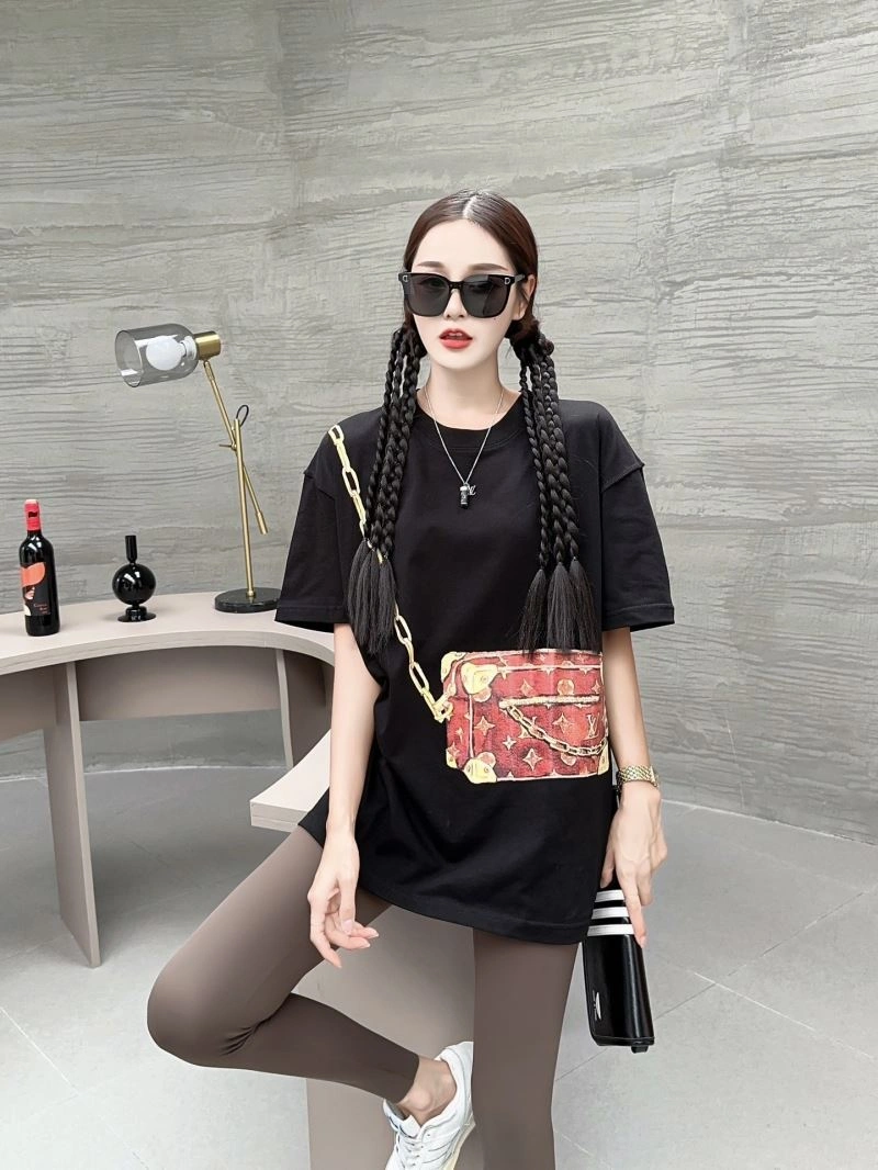 Unisex Louis Vuitton T-Shirts 138120