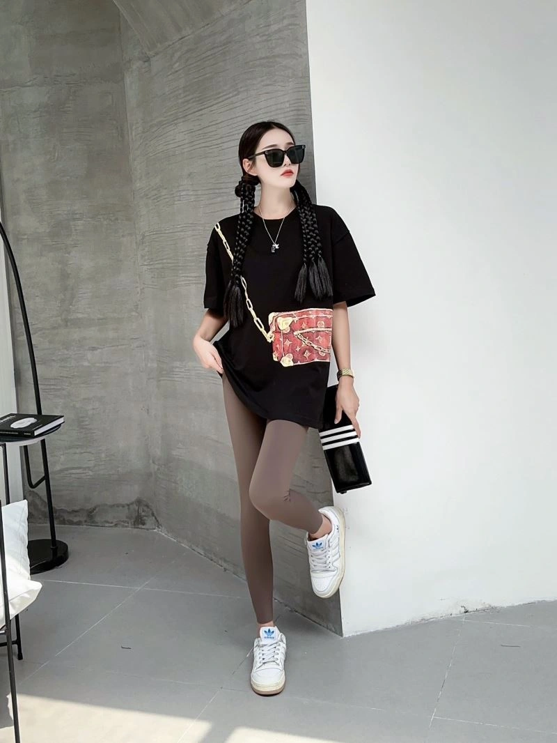 Unisex Louis Vuitton T-Shirts 138120