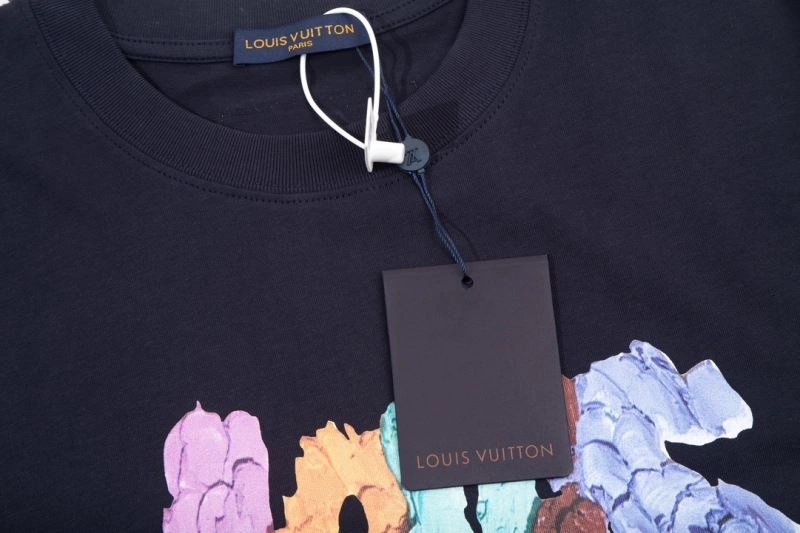 Sustainable Louis Vuitton T-Shirts 138202