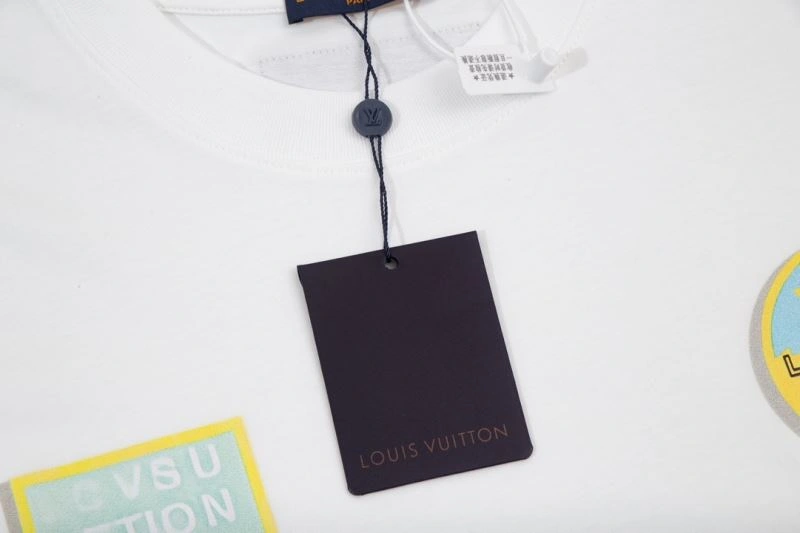 Compact Louis Vuitton T-Shirts 138117