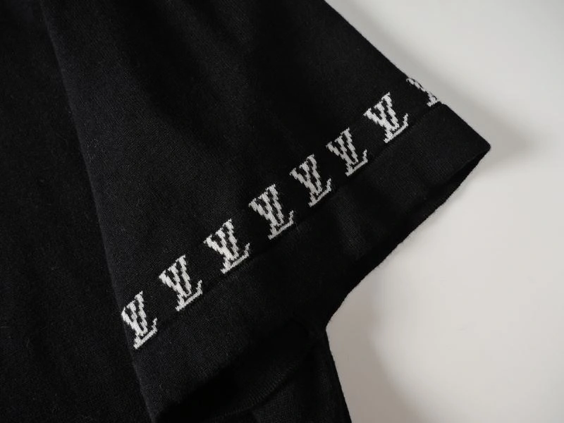 Packable Louis Vuitton T-Shirts 138094