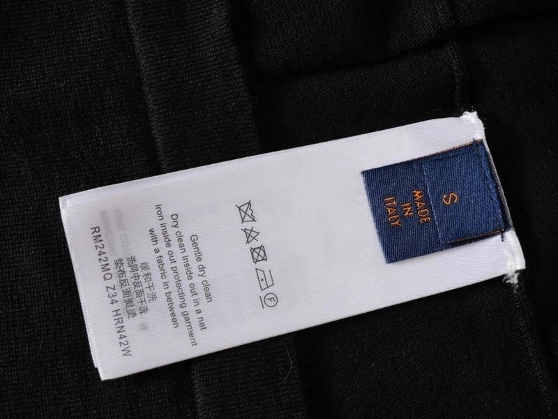 Packable Louis Vuitton T-Shirts 138094