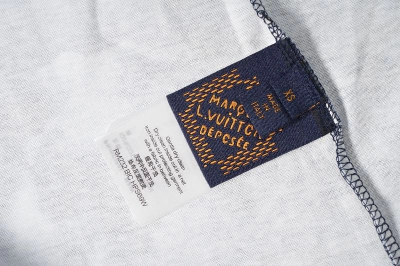 Louis Vuitton T-Shirts Durable 138111