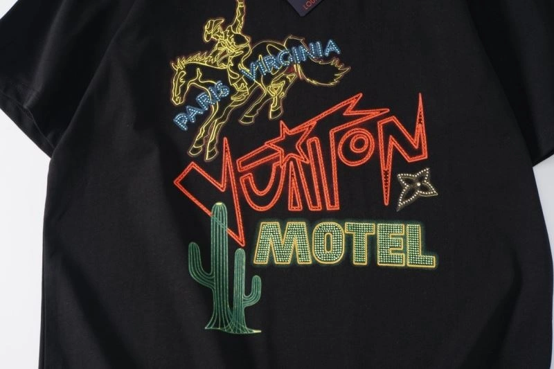 Durable Louis Vuitton T-Shirts 138112