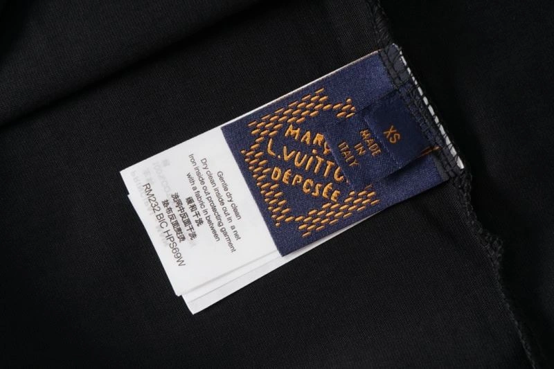 Durable Louis Vuitton T-Shirts 138112