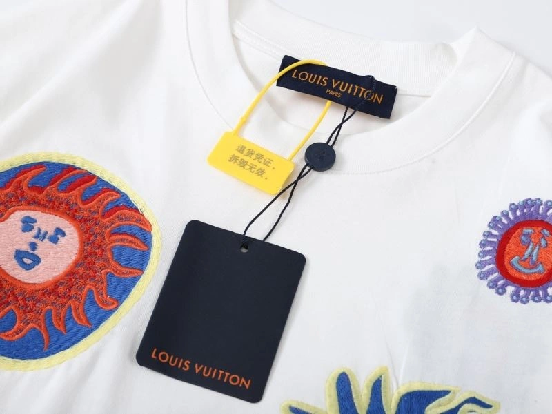 Louis Vuitton T-Shirts Fashionable 138101