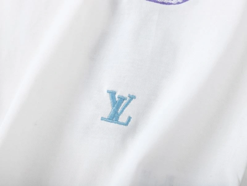 Louis Vuitton T-Shirts Fashionable 138101