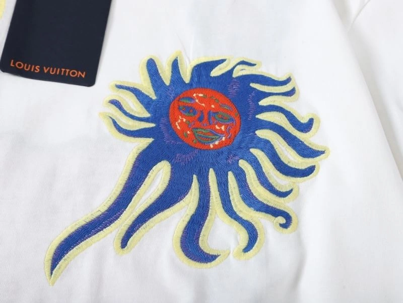 Louis Vuitton T-Shirts Fashionable 138101