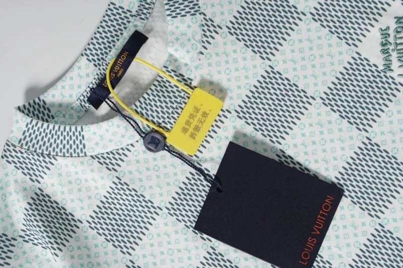Louis Vuitton T-Shirts Minimalist 138083