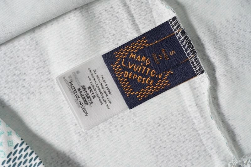 Louis Vuitton T-Shirts Minimalist 138083