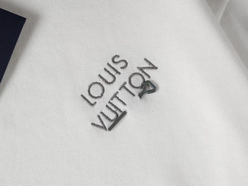 Seasonal Louis Vuitton T-Shirts 138080
