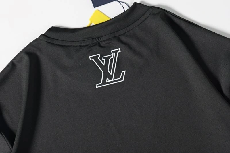 Louis Vuitton T-Shirts Breathable 138068