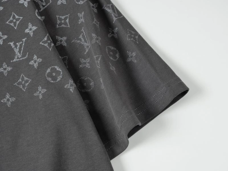 Lightweight Louis Vuitton T-Shirts 138065